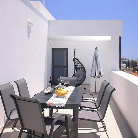 Elegant Penthouse In Centre *