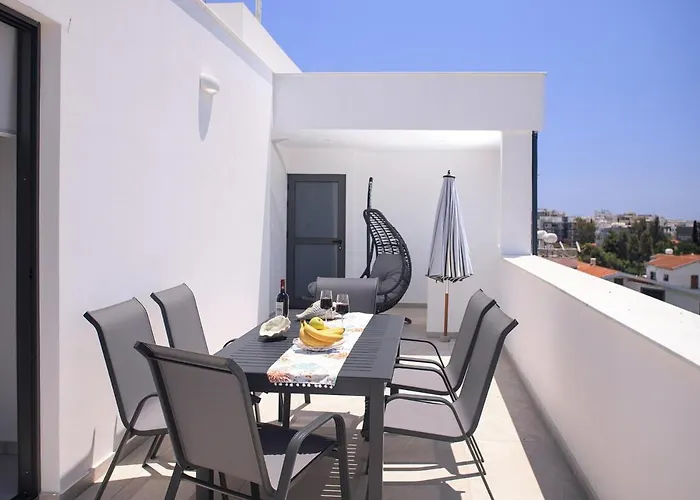 Elegant Penthouse In Centre *