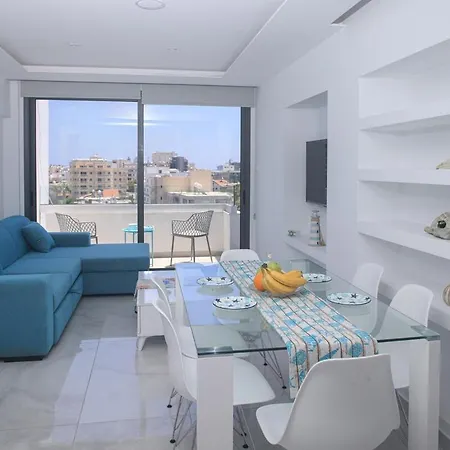 Elegant Penthouse In Centre Apartmán Larnaca