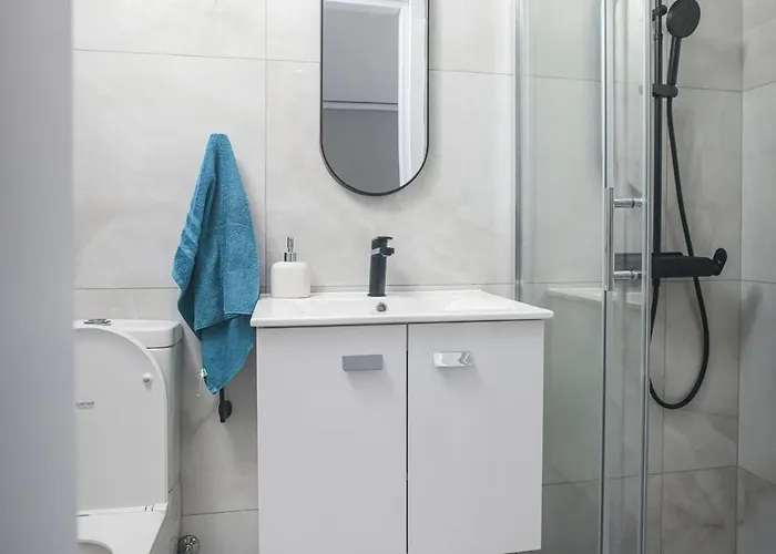 Elegant Penthouse In Centre 拉纳卡