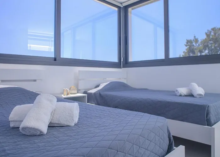 Elegant Penthouse In Centre 拉纳卡